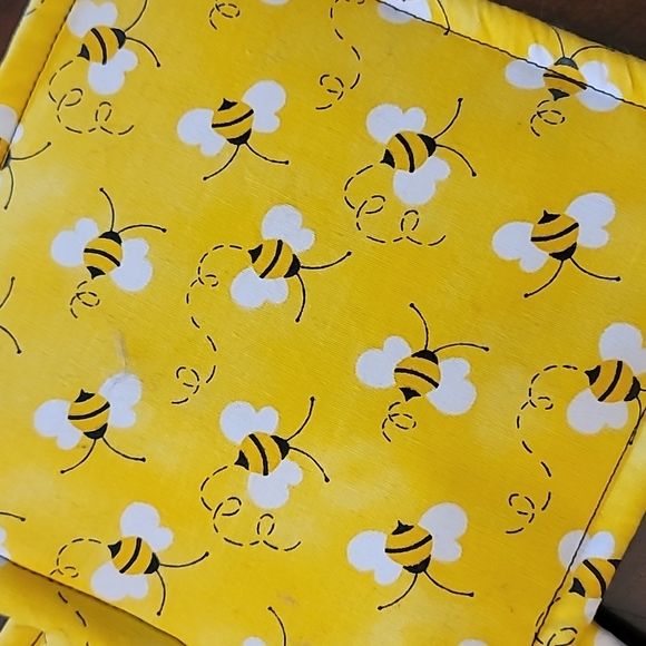 Honey Bee pot holders - Picture 2 of 5